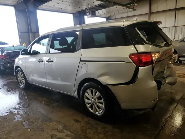 KNDMB5C18H6312671 2017 KIA SEDONA - Image 2