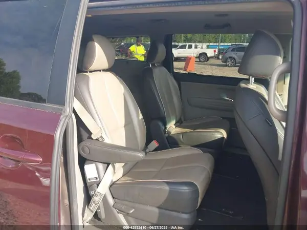 KNDMB5C18H6314226 2017 KIA SEDONA - Image 8
