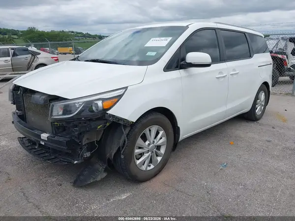 KNDMB5C18H6320205 2017 KIA SEDONA - Image 2