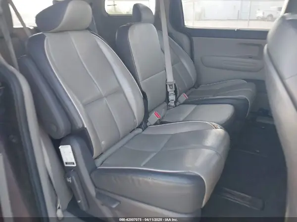 KNDMB5C18H6320706 2017 KIA SEDONA - Image 8