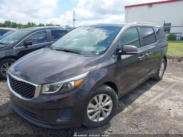 KNDMB5C18H6325596 2017 KIA SEDONA - Image 2