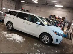 KNDMB5C18H6327624 2017 KIA SEDONA