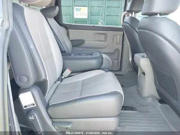 KNDMB5C18H6328434 2017 KIA SEDONA - Image 8