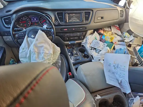 KNDMB5C18H6332807 2017 KIA SEDONA - Image 8