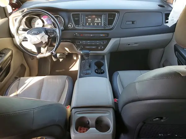 KNDMB5C18H6343712 2017 KIA SEDONA - Image 8