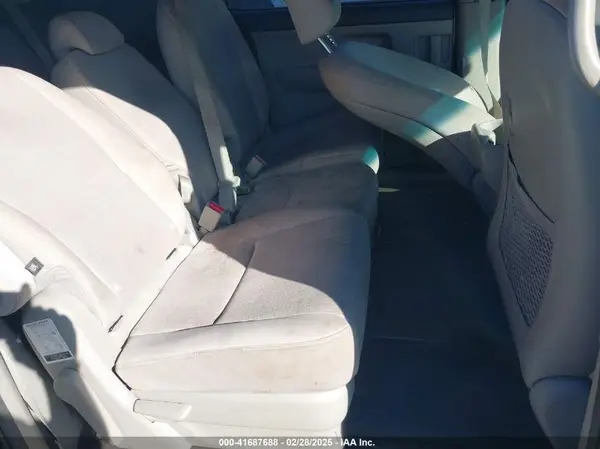 KNDMB5C18J6363478 2018 KIA SEDONA - Image 8