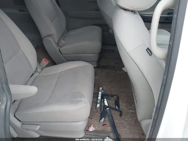 KNDMB5C18J6374786 2018 KIA SEDONA - Image 8