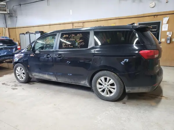 KNDMB5C18J6382855 2018 KIA SEDONA - Image 2