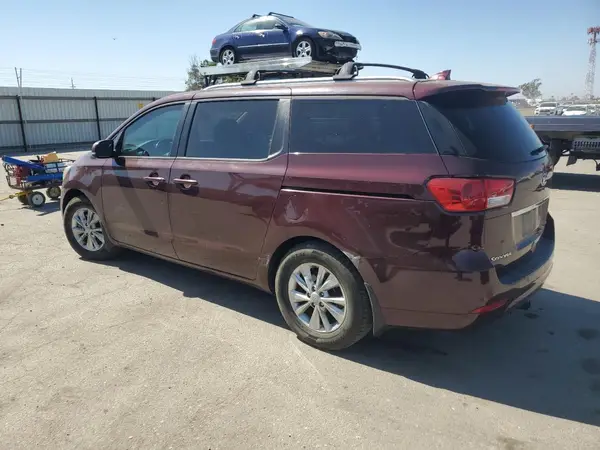 KNDMB5C18J6390843 2018 KIA SEDONA - Image 2