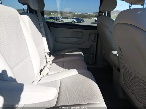 KNDMB5C18J6396030 2018 KIA SEDONA - Image 8