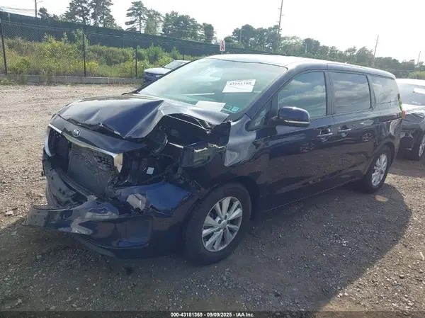 KNDMB5C18J6398604 2018 KIA SEDONA - Image 2