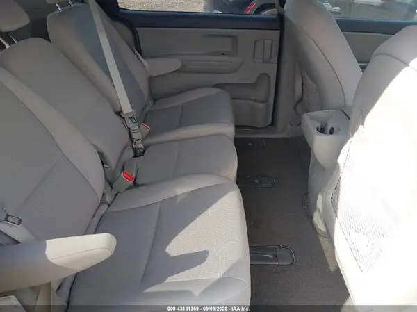 KNDMB5C18J6398604 2018 KIA SEDONA - Image 8