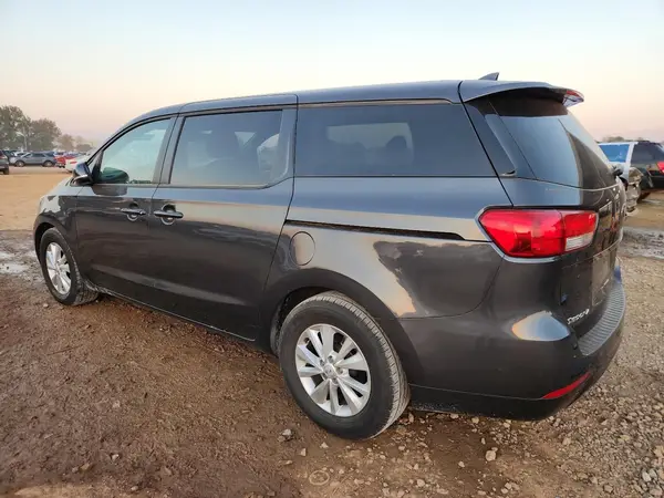 KNDMB5C18J6410024 2018 KIA SEDONA - Image 2