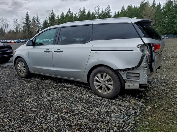KNDMB5C18J6423811 2018 KIA SEDONA - Image 2