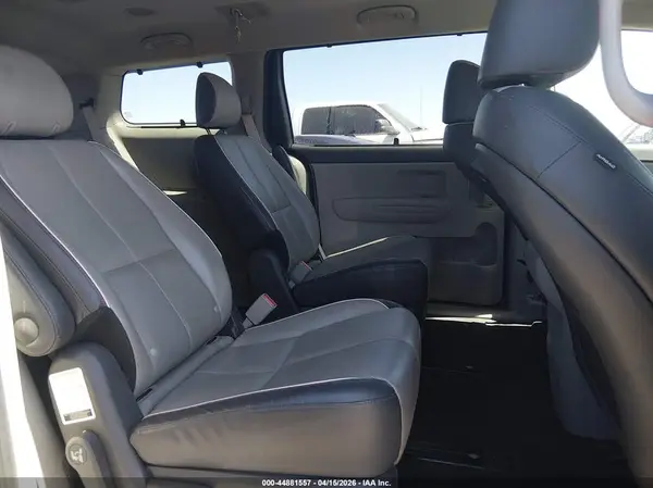 KNDMB5C18J6423937 2018 KIA SEDONA - Image 8
