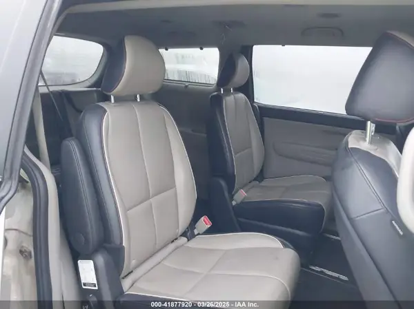 KNDMB5C18K6526325 2019 KIA SEDONA - Image 8