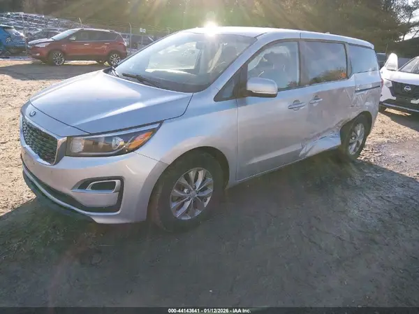 KNDMB5C18K6541276 2019 KIA SEDONA - Image 2