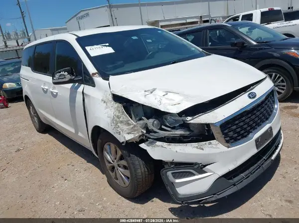 KNDMB5C18K6553430 2019 KIA SEDONA - Image 1
