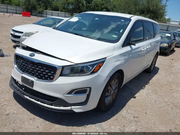 KNDMB5C18K6553430 2019 KIA SEDONA - Image 2