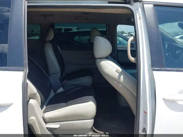 KNDMB5C18K6553430 2019 KIA SEDONA - Image 8