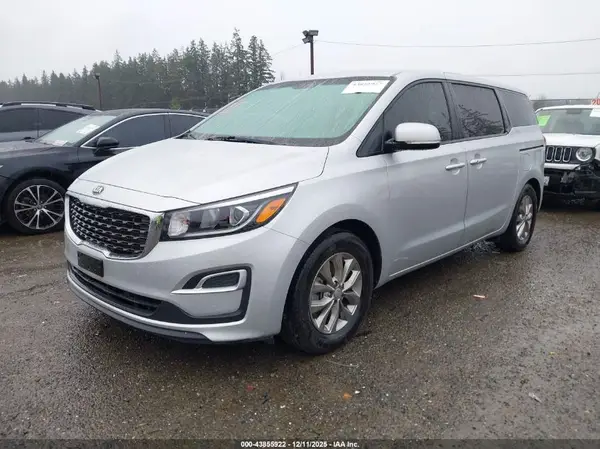 KNDMB5C18K6553704 2019 KIA SEDONA - Image 2