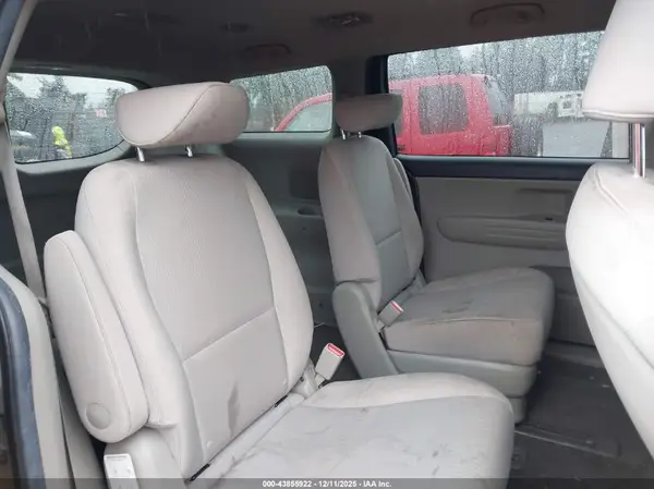 KNDMB5C18K6553704 2019 KIA SEDONA - Image 8