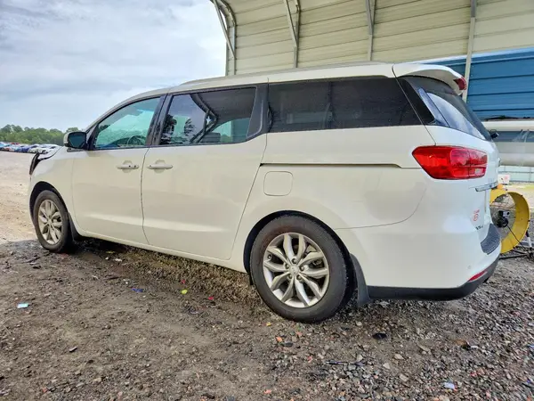 KNDMB5C18K6567764 2019 KIA SEDONA - Image 2