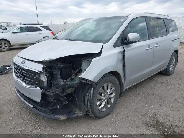 KNDMB5C18L6574506 2020 KIA SEDONA - Image 2