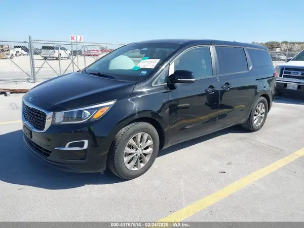 KNDMB5C18L6581794 2020 KIA SEDONA - Image 2