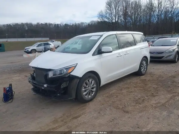 KNDMB5C18L6619833 2020 KIA SEDONA - Image 2