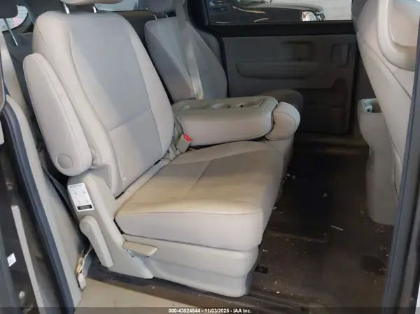 KNDMB5C18L6623560 2020 KIA SEDONA - Image 8
