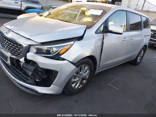 KNDMB5C18L6654713 2020 KIA SEDONA - Image 2