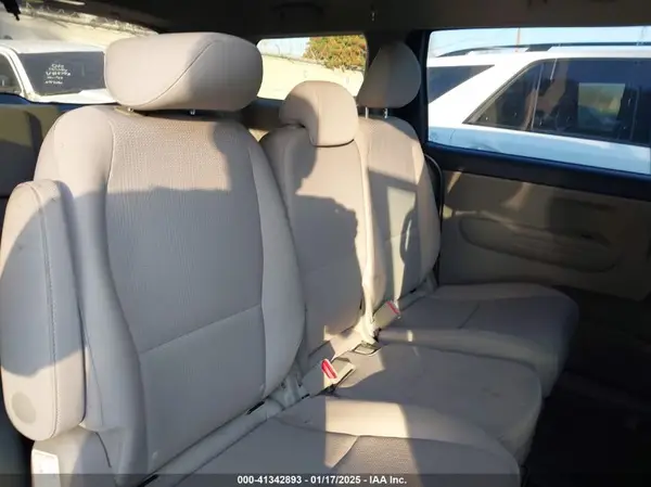 KNDMB5C18L6654713 2020 KIA SEDONA - Image 8