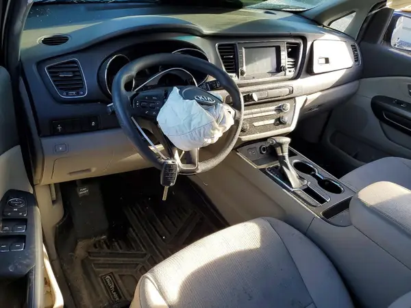 KNDMB5C18M6662957 2021 KIA SEDONA - Image 8