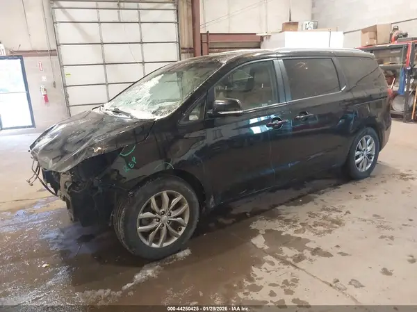 KNDMB5C18M6665003 2021 KIA SEDONA - Image 2