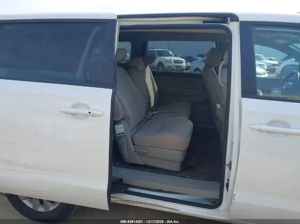 KNDMB5C18M6675191 2021 KIA SEDONA - Image 8