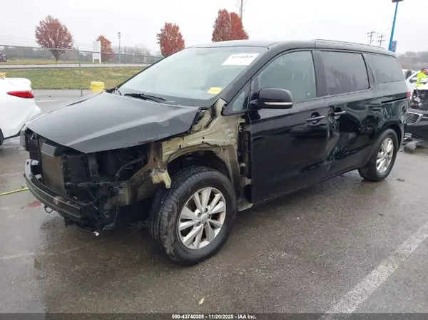 KNDMB5C19G6083061 2016 KIA SEDONA - Image 2
