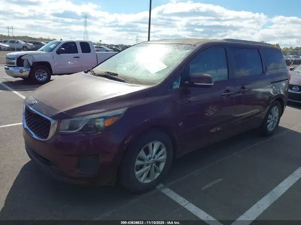 KNDMB5C19G6083285 2016 KIA SEDONA - Image 2