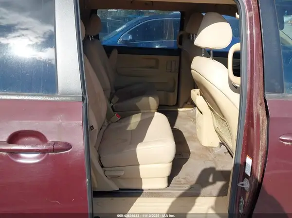 KNDMB5C19G6083285 2016 KIA SEDONA - Image 8