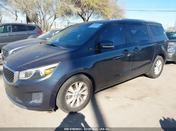 KNDMB5C19G6086543 2016 KIA SEDONA - Image 2