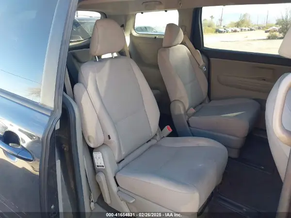 KNDMB5C19G6086543 2016 KIA SEDONA - Image 8