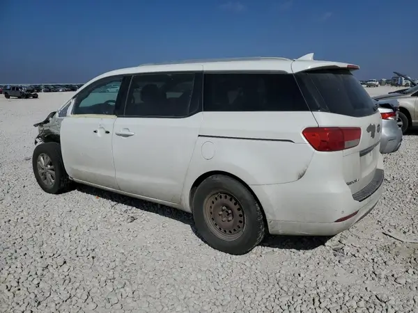 KNDMB5C19G6090124 2016 KIA SEDONA - Image 2