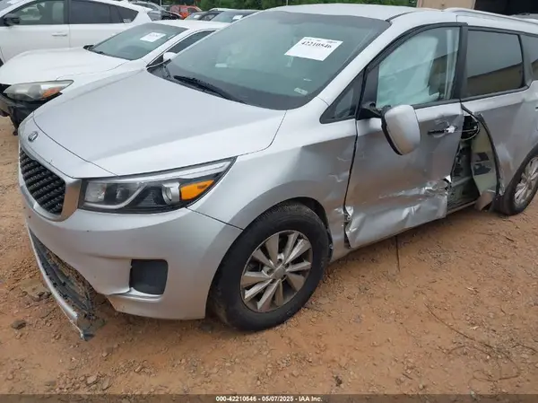 KNDMB5C19G6090852 2016 KIA SEDONA - Image 2