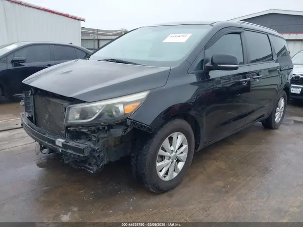 KNDMB5C19G6091936 2016 KIA SEDONA - Image 2