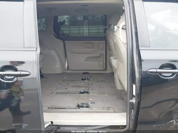 KNDMB5C19G6091936 2016 KIA SEDONA - Image 8