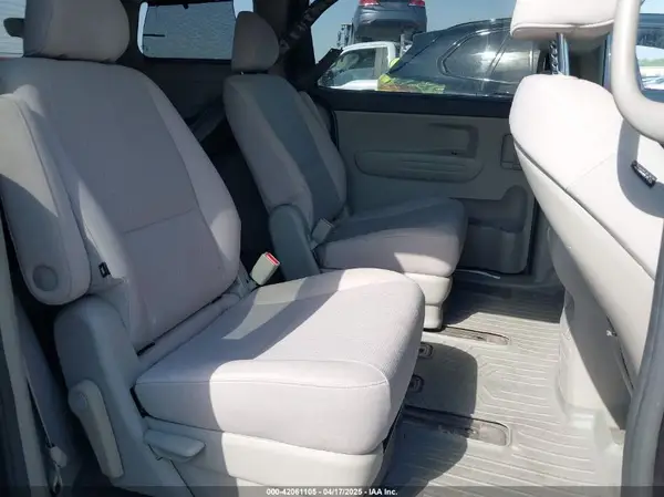 KNDMB5C19G6093119 2016 KIA SEDONA - Image 8