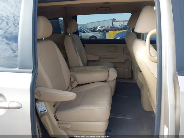 KNDMB5C19G6093444 2016 KIA SEDONA - Image 8