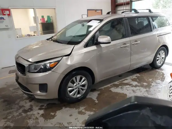 KNDMB5C19G6098417 2016 KIA SEDONA - Image 2