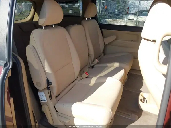 KNDMB5C19G6110808 2016 KIA SEDONA - Image 8