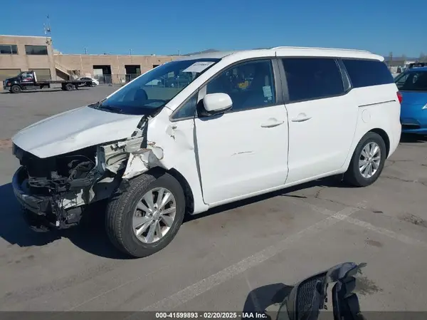 KNDMB5C19G6114003 2016 KIA SEDONA - Image 2
